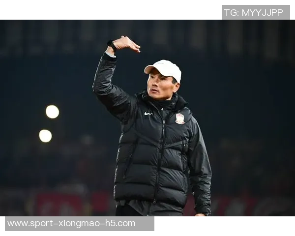 西海岸董事长寄语国足希望邵佳一引领球队取得佳绩呼吁球迷多给予包容与支持 西海岸董事长寄语国足希望邵佳一引领球队取得佳绩呼吁球迷多给予包容与支持