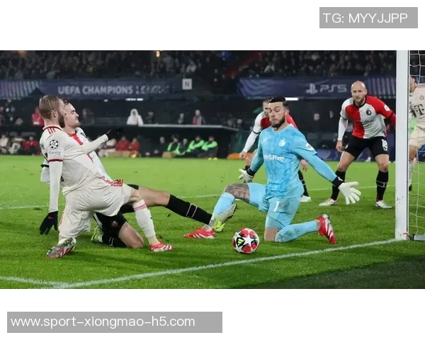 费耶诺德年轻后卫雷德回应拜仁传闻队友开始用德语交流