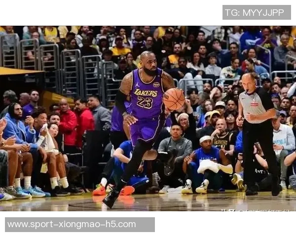 湖人双星状态回暖44分如饮水小里迎生涯巅峰老詹何时归来